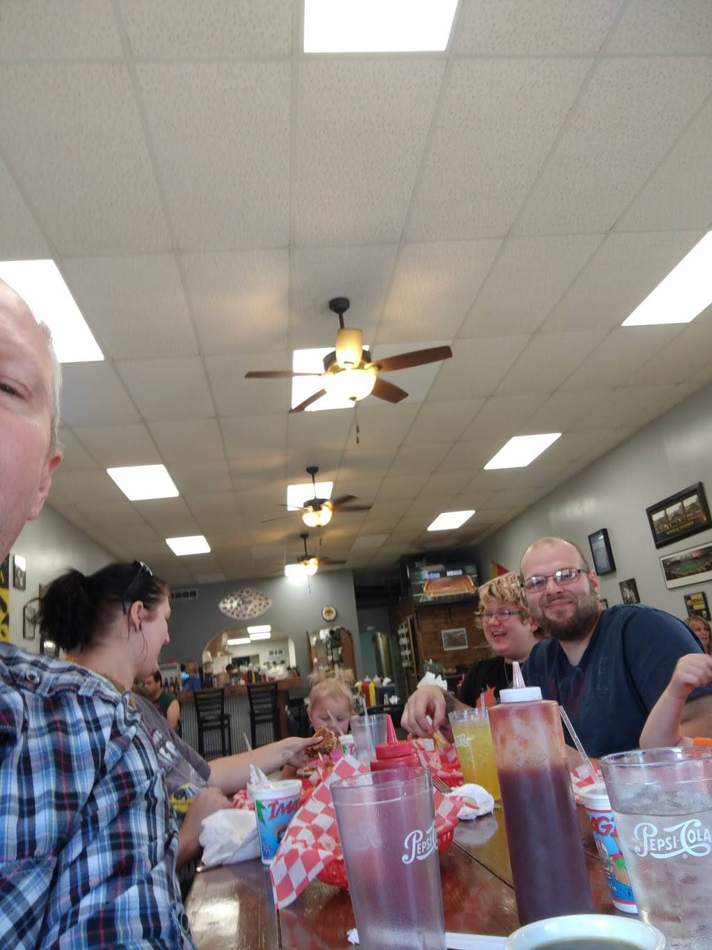 Just A Small Town Grill | restaurant | 323 E Main St, Montezuma, IA 50171, USA | 6416232220 OR +1 641-623-2220