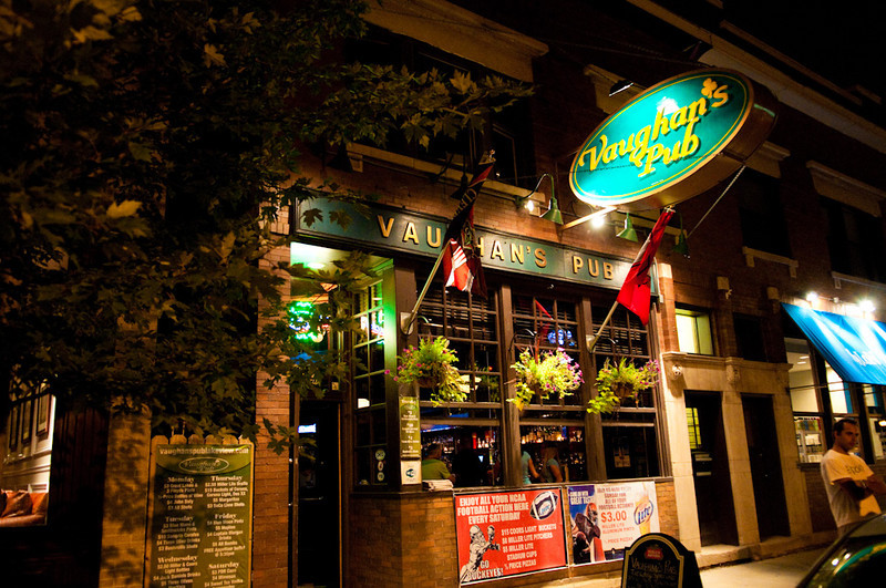 Vaughans Pub | restaurant | 2917 N Sheffield Ave, Chicago, IL 60657, USA | 7732818188 OR +1 773-281-8188