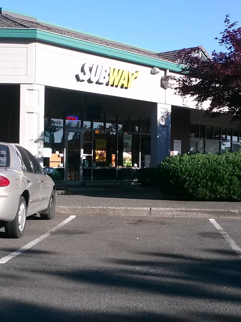 Subway | restaurant | 15031 SE McLoughlin Blvd, Milwaukie, OR 97267, USA | 5037861660 OR +1 503-786-1660
