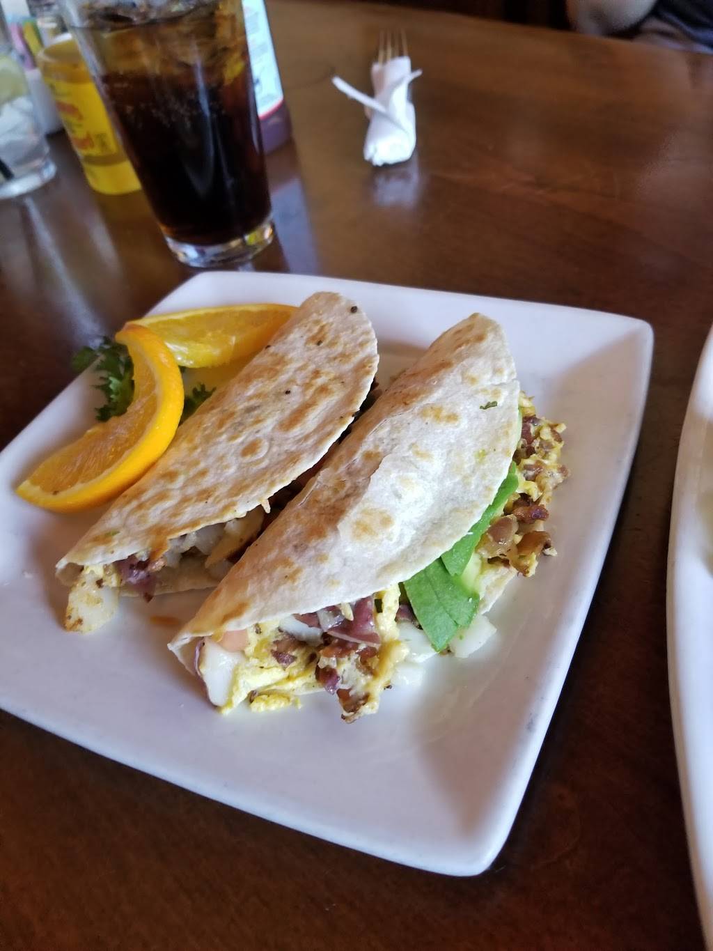 OMalleys On Main | restaurant | 140 Main St, Seal Beach, CA 90740, USA | 5624300631 OR +1 562-430-0631