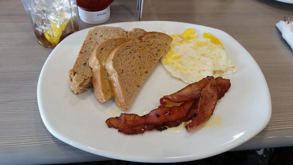 Perkins Restaurant & Bakery | restaurant | 1015 E McCoy Blvd, Tomah, WI 54660, USA | 6083740550 OR +1 608-374-0550