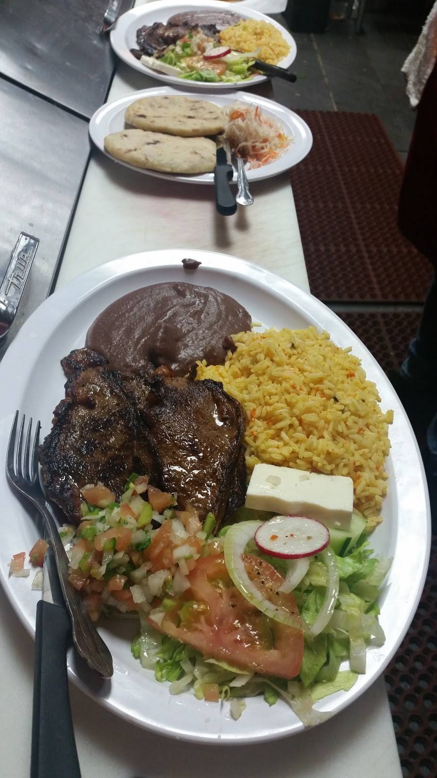 El Nopal | restaurant | 263-B Post Ave, Westbury, NY 11590, USA | 5167439900 OR +1 516-743-9900