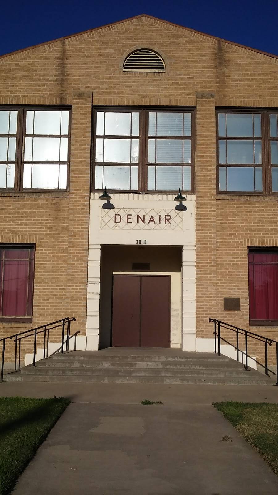 Golden Gaslight Conservatory | restaurant | 3908 N Gratton Rd, Denair, CA 95316, USA | 2096649514 OR +1 209-664-9514