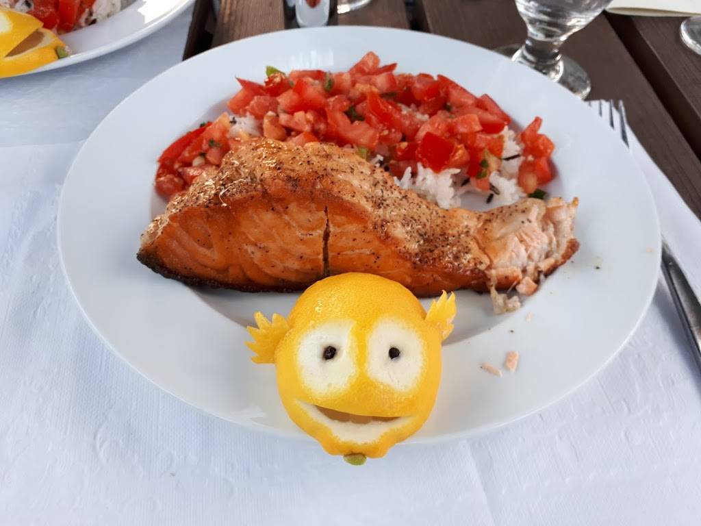 Ürasie | restaurant | 11 Rue Front, Gatineau, QC J9H 4W8, Canada | 8192080444 OR +1 819-208-0444