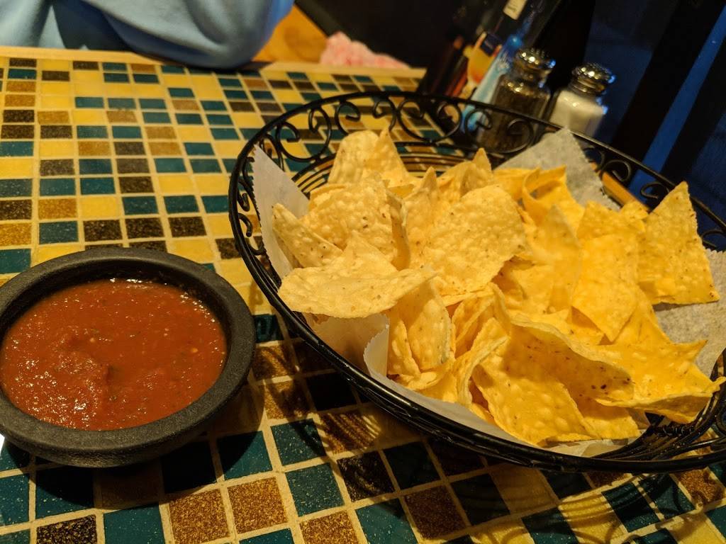 Marias Mexican Bar & Grill | restaurant | 861 E Nerge Rd, Roselle, IL 60172, USA | 6302833389 OR +1 630-283-3389