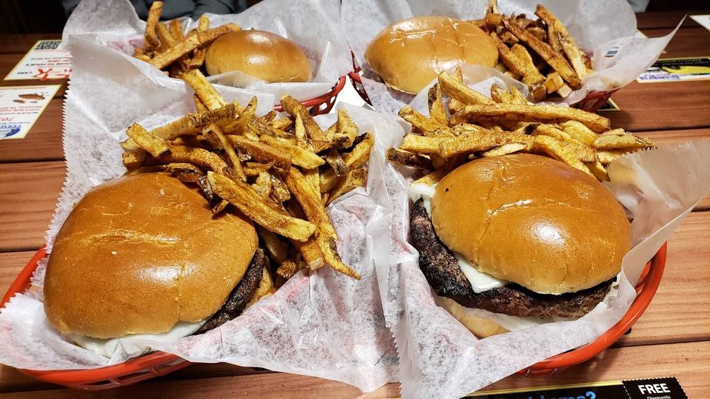 Fosters Grille | restaurant | 9417 West St, Manassas, VA 20110, USA | 7032577272 OR +1 703-257-7272