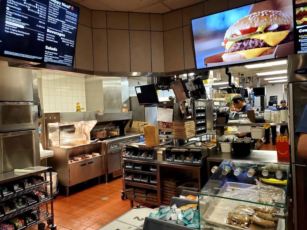 Starbucks | cafe | 3310 Daniels Rd #114, Winter Garden, FL 34787, USA | 4076565231 OR +1 407-656-5231