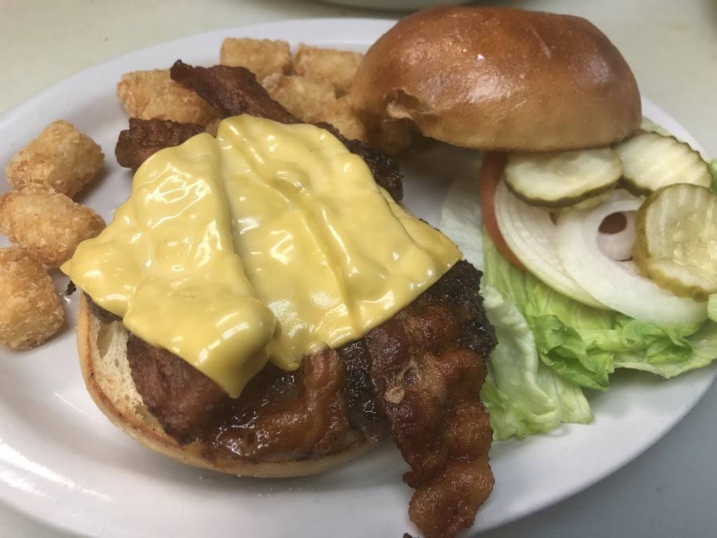 Vees Grill & Coney Island | restaurant | 10500 Chicago Dr, Zeeland, MI 49464, USA | 6167419013 OR +1 616-741-9013