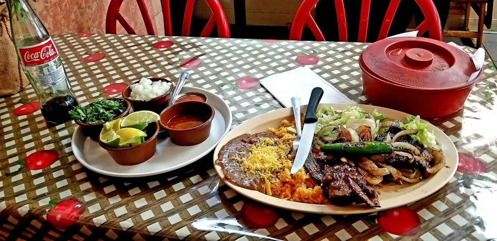 El Cabrito | restaurant | 2055 S Reservoir St, Pomona, CA 91766, USA | 9094648091 OR +1 909-464-8091