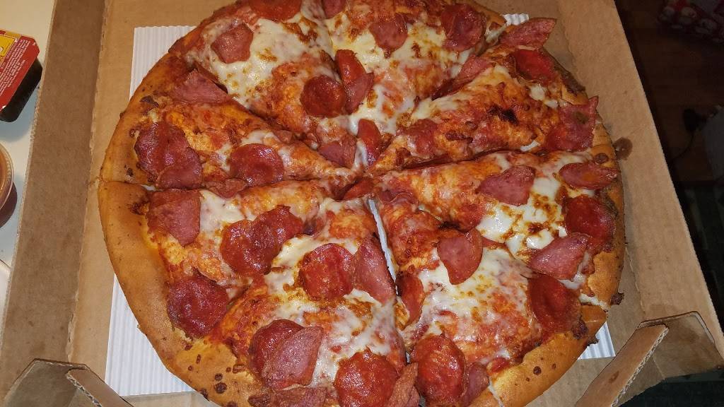 Pizza Hut | meal takeaway | 801 E Spruce St, Abbotsford, WI 54405, USA | 7152234045 OR +1 715-223-4045