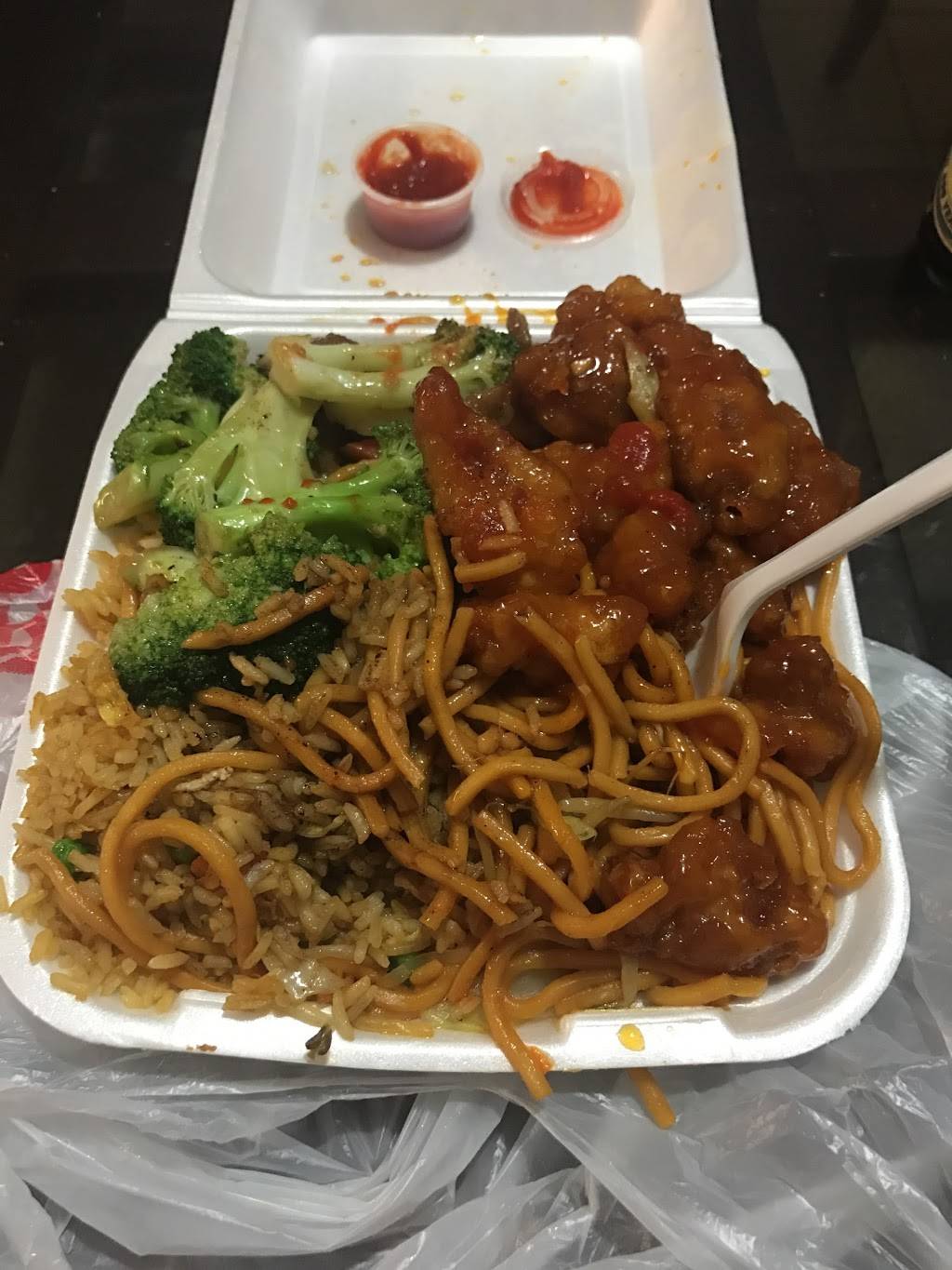 Chinatown Chinese Restaurant | restaurant | 227 W Foothill Blvd, Rialto, CA 92376, USA | 9098738500 OR +1 909-873-8500