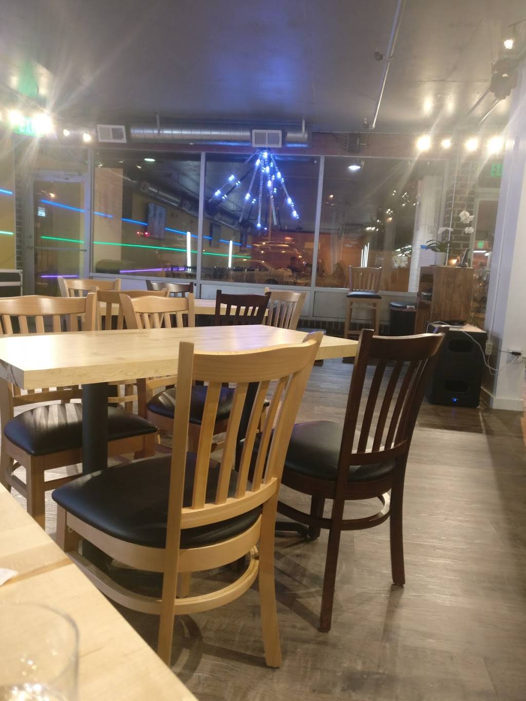 Ambrosia Restaurant & Bar | restaurant | 262 Cedar Ln, Vienna, VA 22180, USA | 7036988010 OR +1 703-698-8010