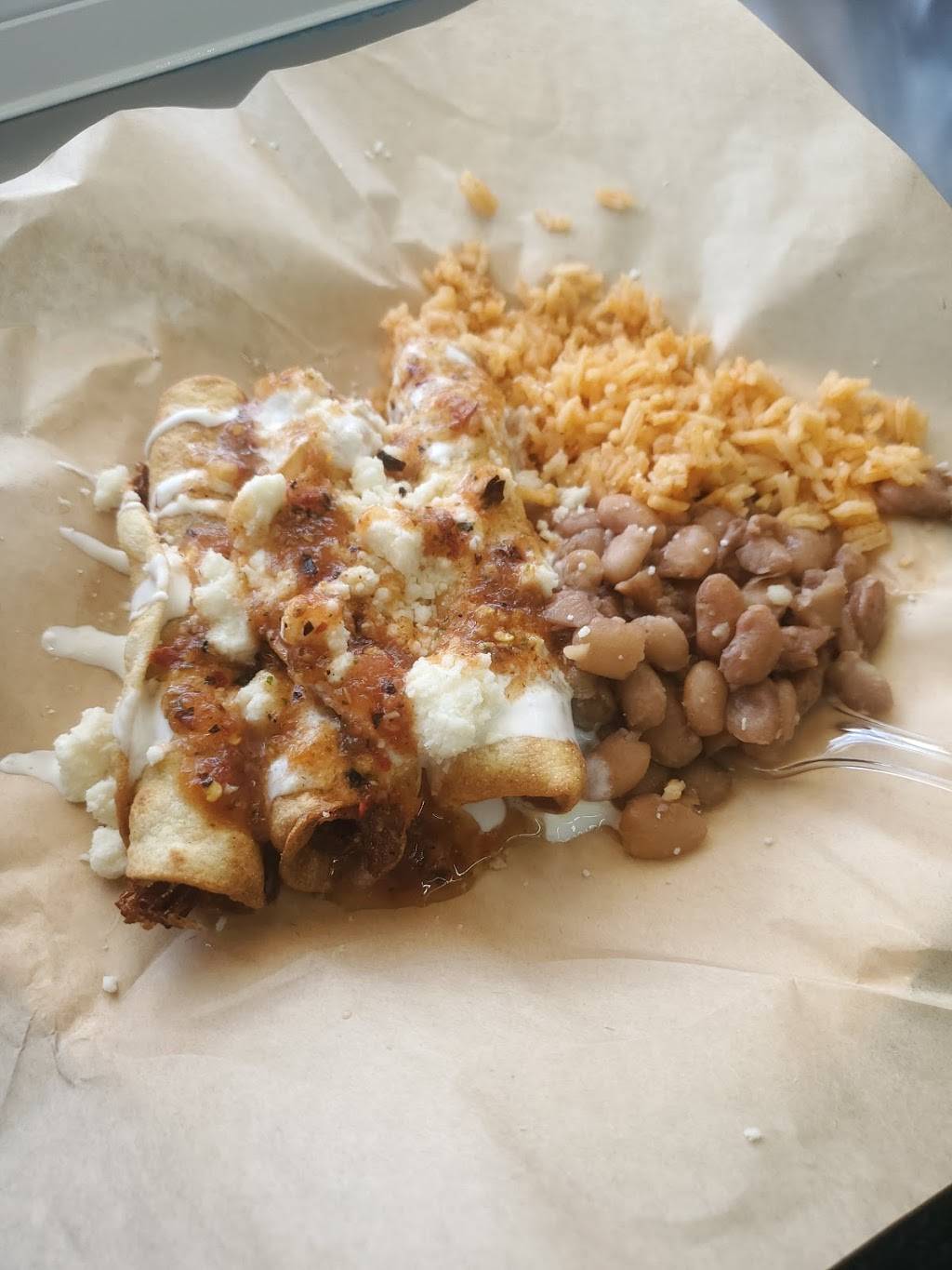 Sazon con Chelo | restaurant | 128 S Guadalupe St, San Marcos, TX 78666, USA | 5126469696 OR +1 512-646-9696