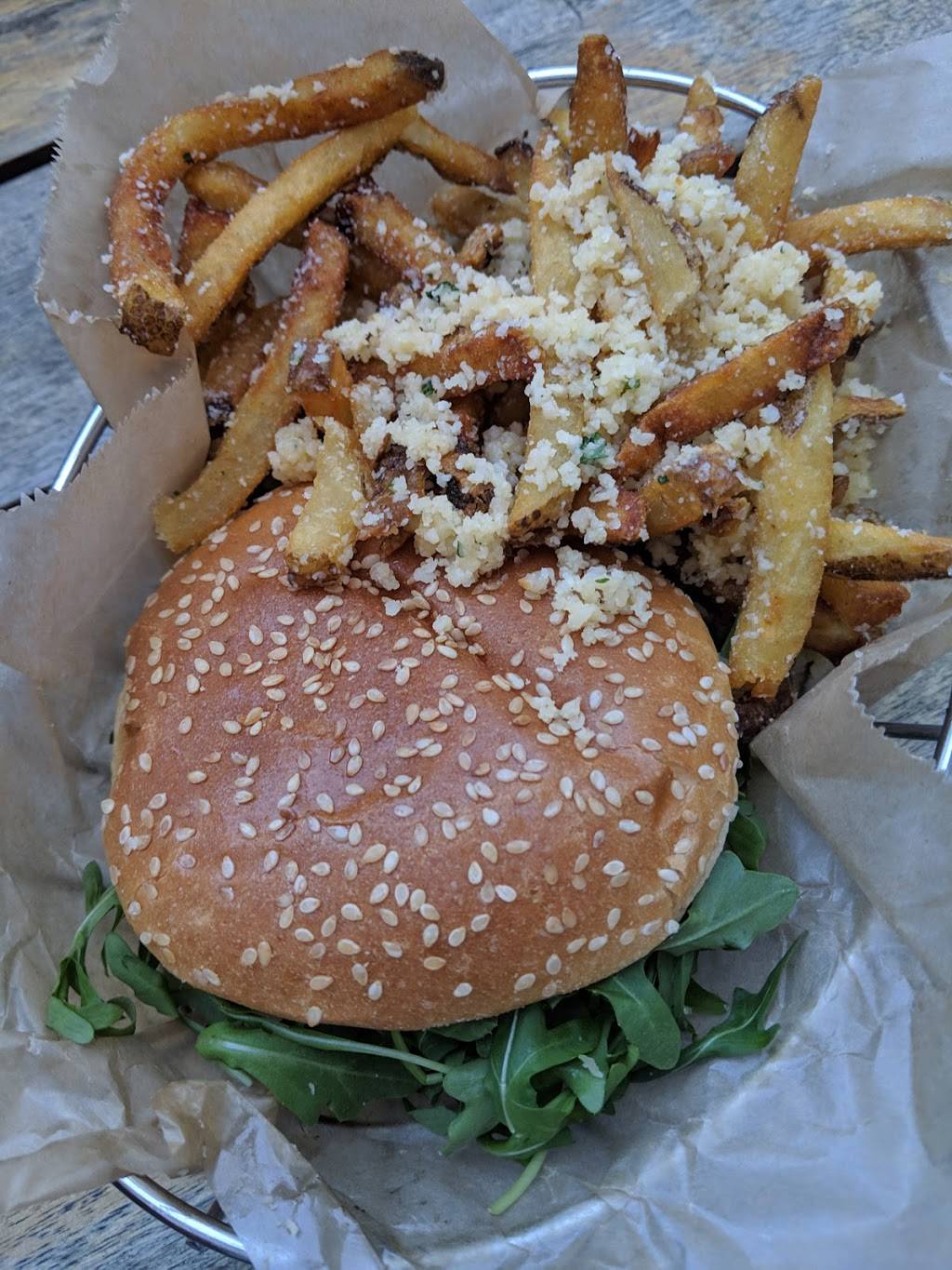 Farm Burger Grant Park | restaurant | 275 Memorial Dr SE Ste B2, Atlanta, GA 30312, USA | 4047481310 OR +1 404-748-1310