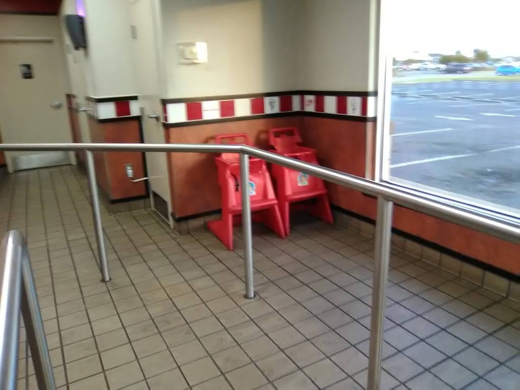 KFC | restaurant | 6760 Veterans Pkwy, Columbus, GA 31909, USA | 7066530213 OR +1 706-653-0213