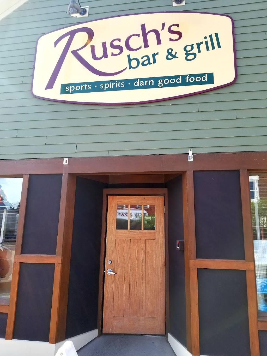 Ruschs Bar & Grill LLC | restaurant | 22 Lebanon St, Hamilton, NY 13346, USA | 3152282122 OR +1 315-228-2122