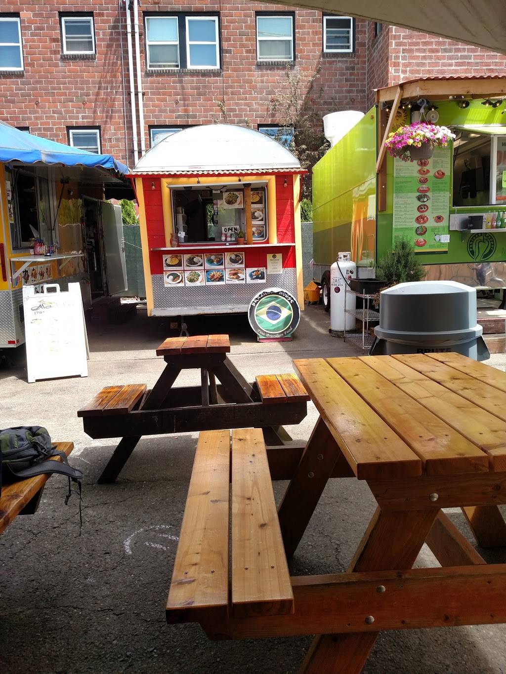 Brazilian House | restaurant | 4255 SE Belmont St, Portland, OR 97215, USA | 5036607556 OR +1 503-660-7556