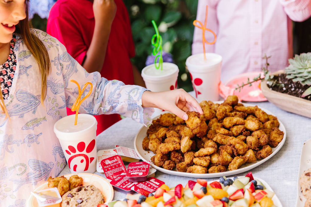 Chick-fil-A | restaurant | 5429 100th St SW, Lakewood, WA 98499, USA | 2535822696 OR +1 253-582-2696