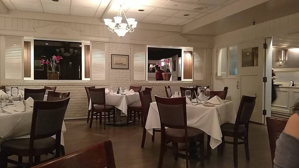 The Jolly Fisherman & Steak House | restaurant | 25 Main St, Roslyn, NY 11576, USA | 5166210055 OR +1 516-621-0055
