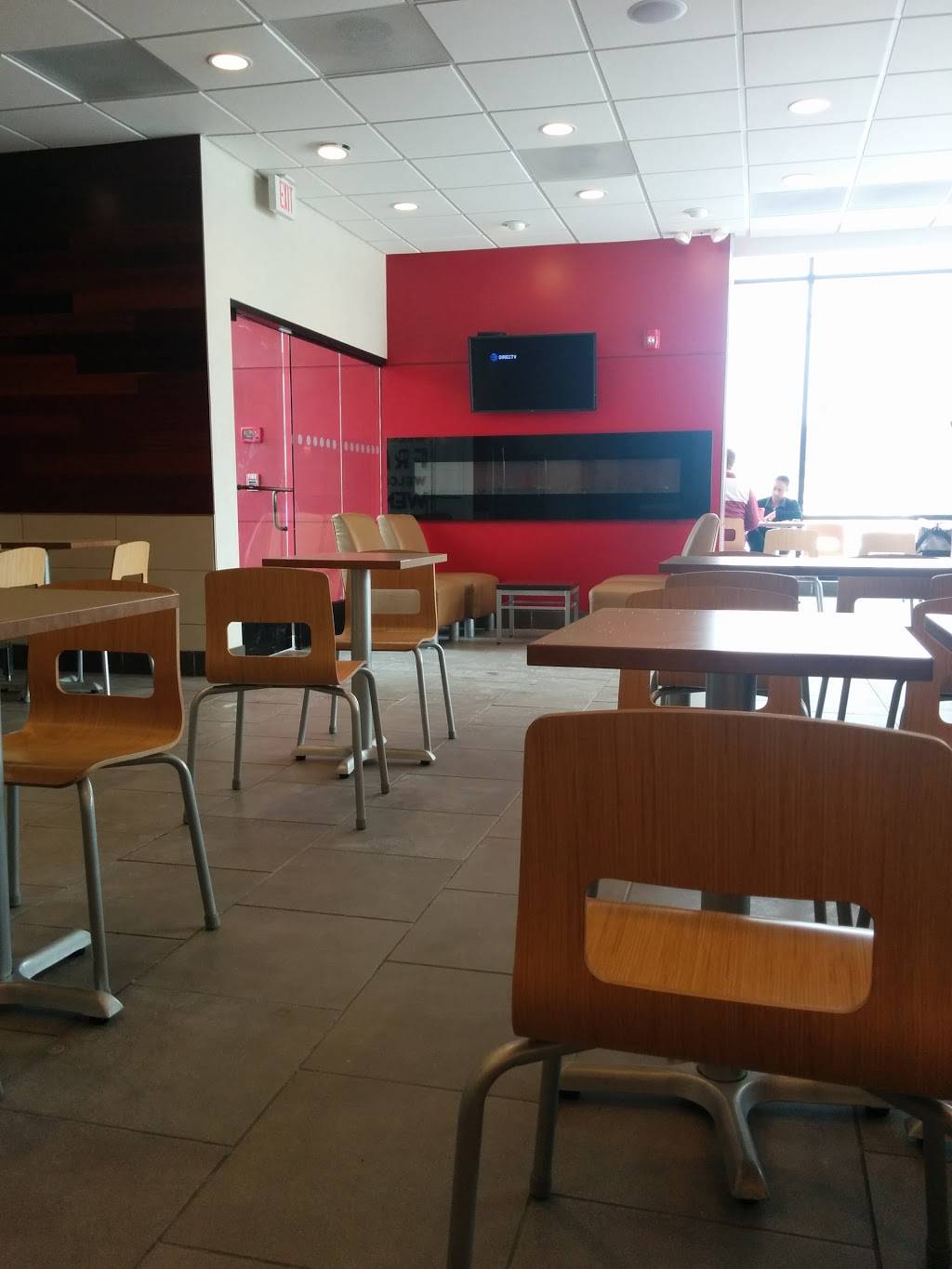 Wendys | restaurant | 362 Bedford St, Whitman, MA 02382, USA | 7814472878 OR +1 781-447-2878