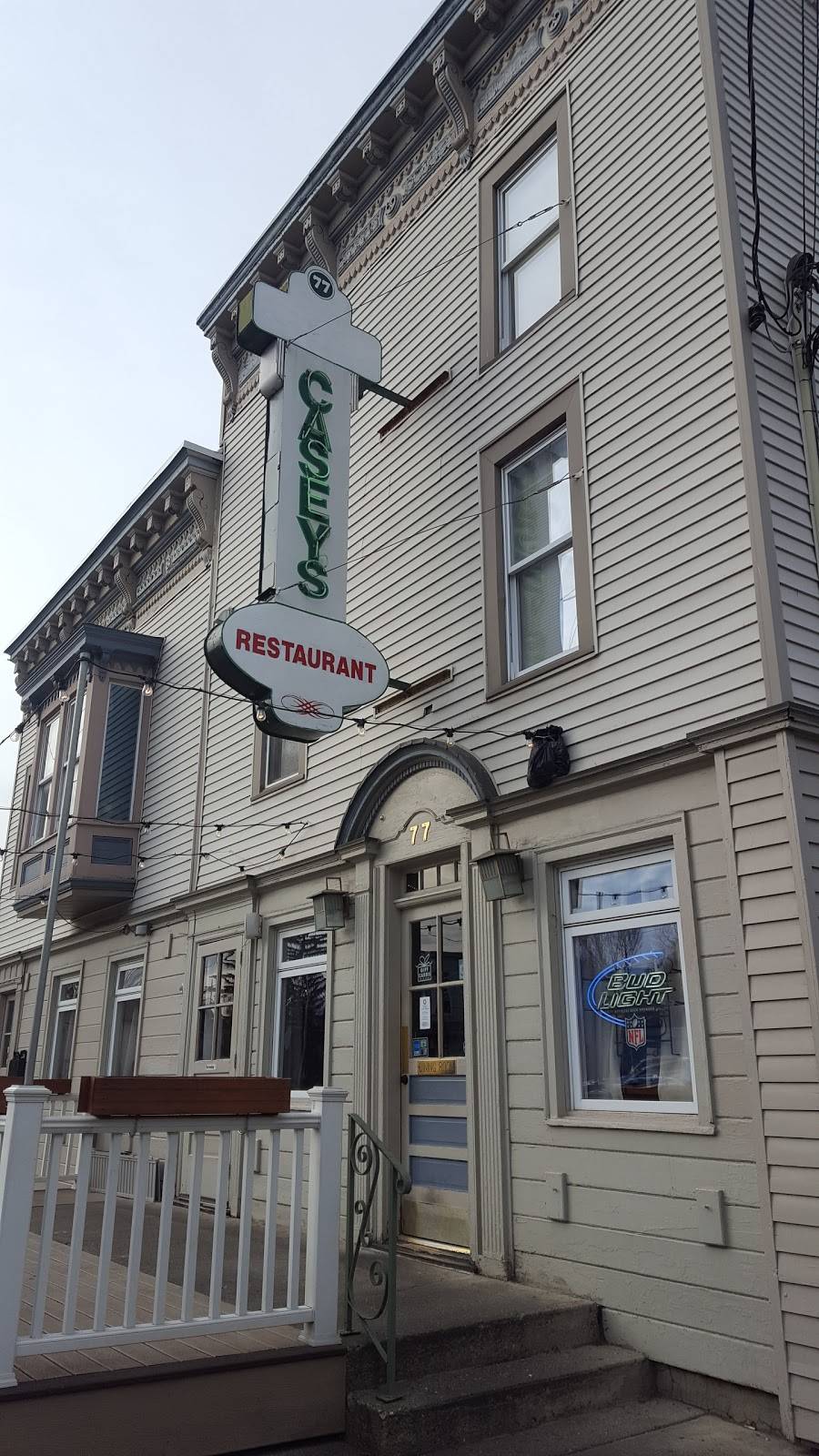 Caseys Restaurant | restaurant | 79 Washington Ave, Rensselaer, NY 12144, USA | 5184633318 OR +1 518-463-3318