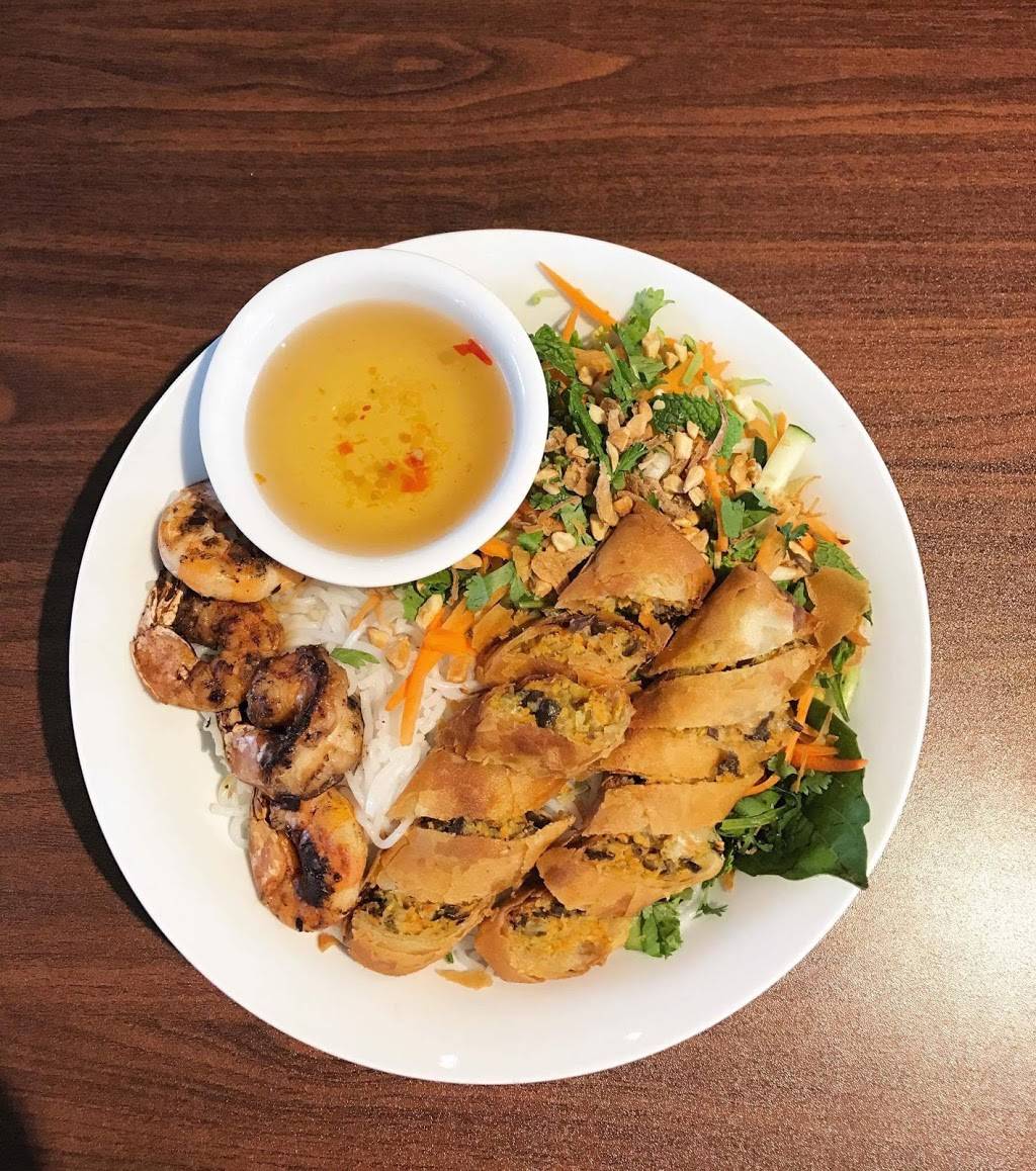 Les Kitchen | restaurant | 18 Mill Plain Rd, Danbury, CT 06811, USA | 2034563312 OR +1 203-456-3312