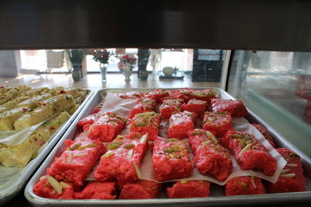 Dilpasand Mithai & Snacks | restaurant | 14621 Beechnut St, Houston, TX 77083, USA | 2815615555 OR +1 281-561-5555