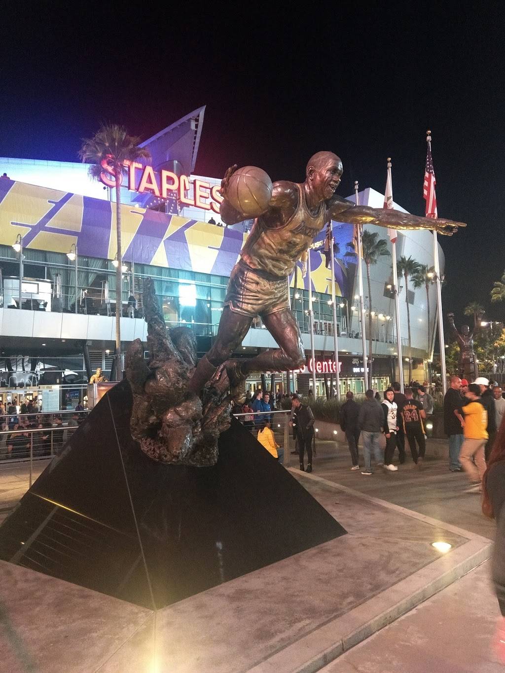 LudoBird | restaurant | 1111 S Figueroa St, Los Angeles, CA 90015, USA | 2137427100 OR +1 213-742-7100