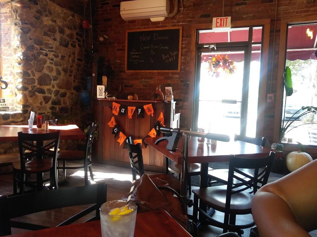 Rooster & The Crow | restaurant | 225 S Water St Suite H, Wilmington, NC 28401, USA | 9103994780 OR +1 910-399-4780