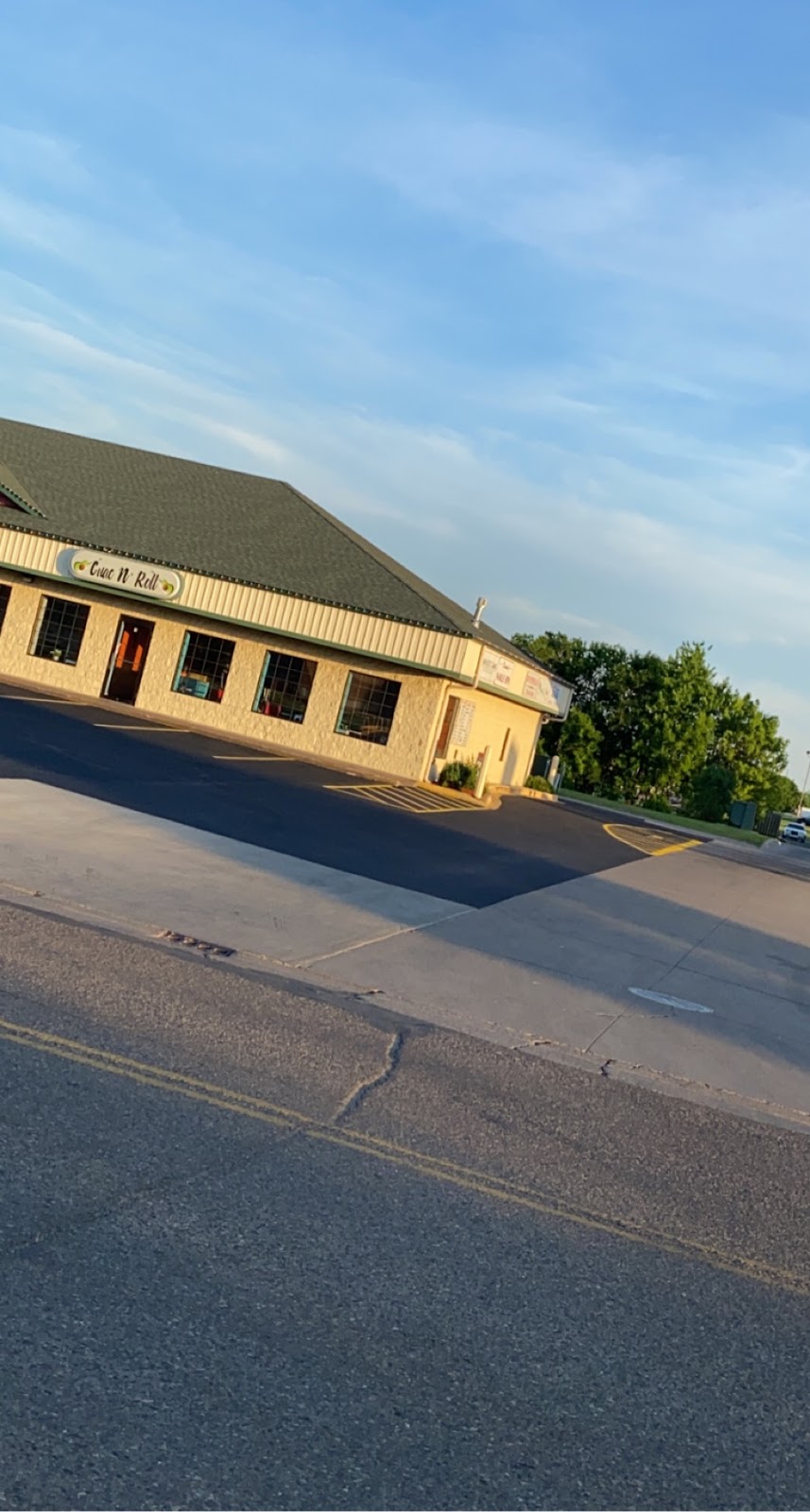 Guac N Roll | restaurant | 228 Paperjack Dr #1, New Richmond, WI 54017, USA | 7152435555 OR +1 715-243-5555