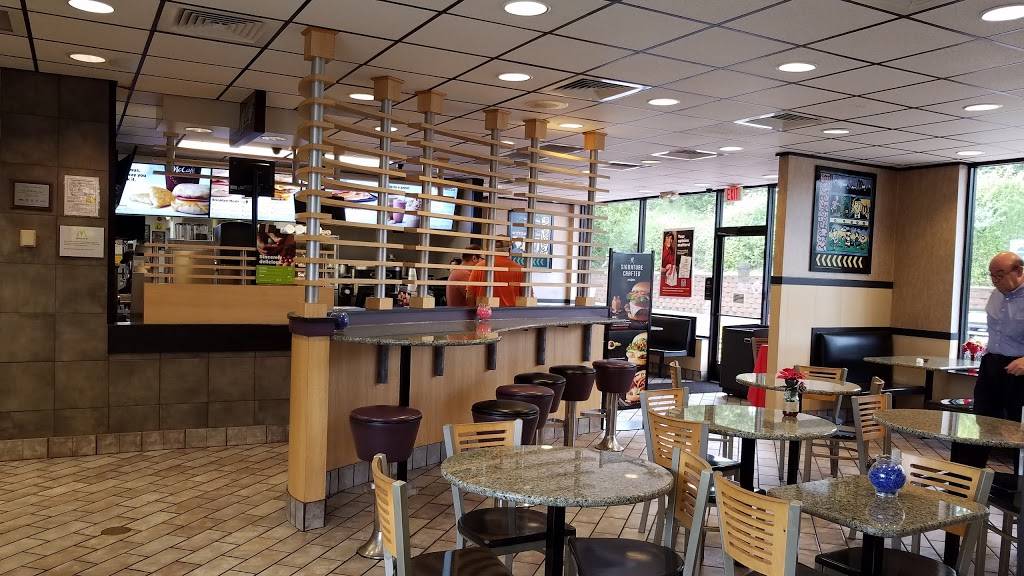 McDonalds | cafe | 4720 Broadway St, San Antonio, TX 78209, USA | 2108284802 OR +1 210-828-4802