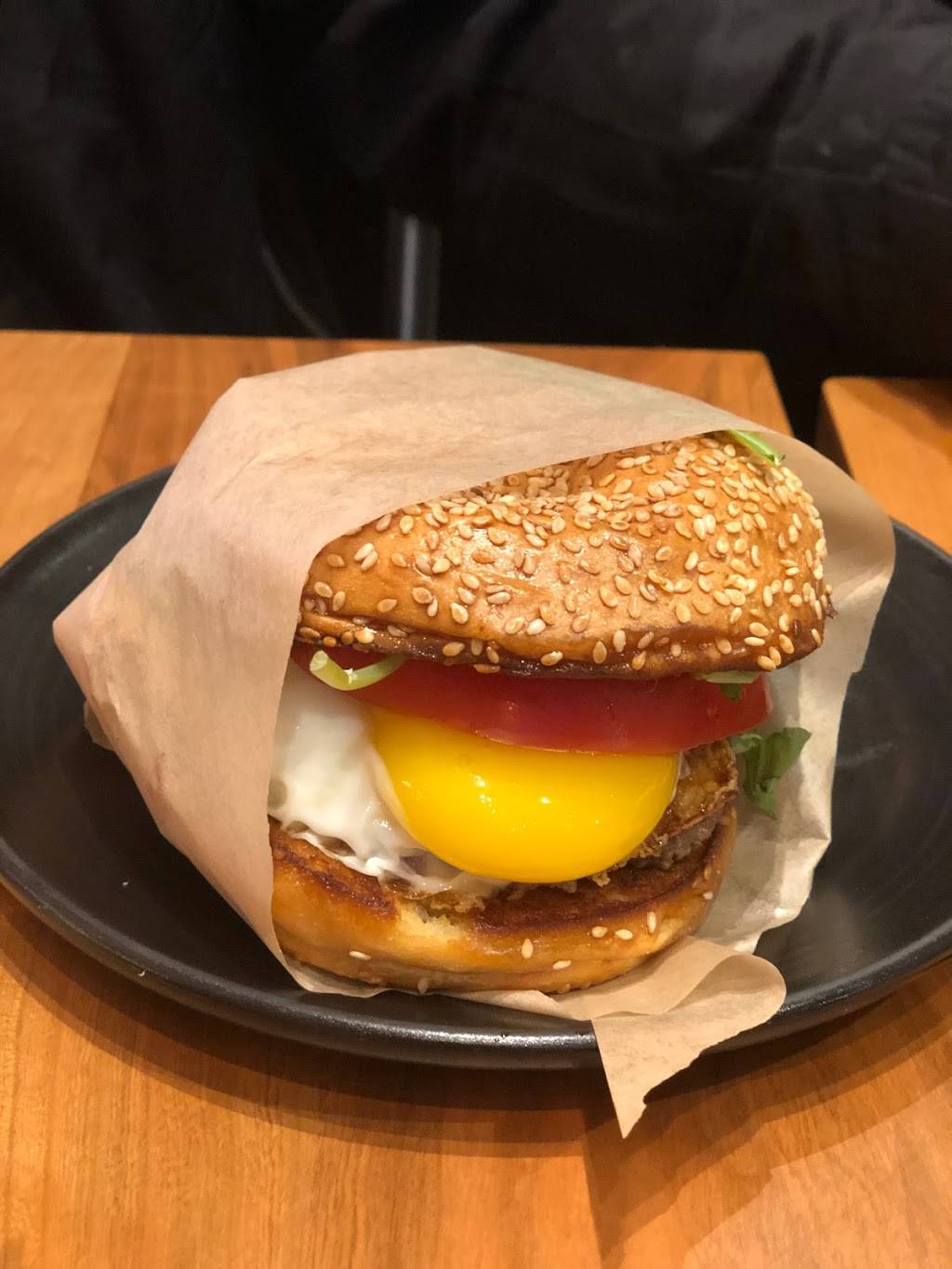 Roam Artisan Burgers | restaurant | 6000 Bollinger Canyon Rd Suite 1101, San Ramon, CA 94583, USA | 9253651427 OR +1 925-365-1427