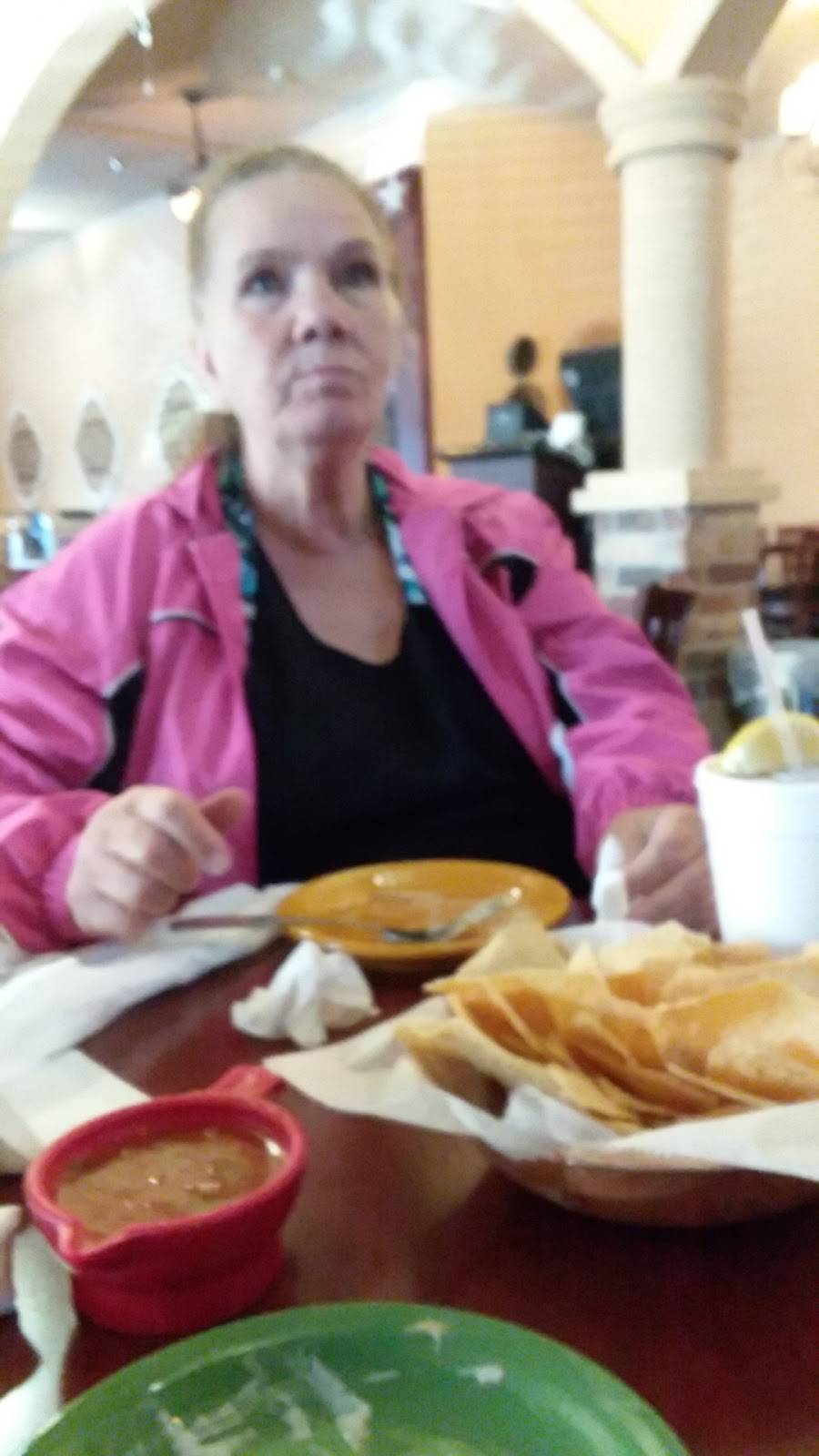 El Bosque Mexican Restaurant & Patio | restaurant | 2101 W Davis St #105, Conroe, TX 77304, USA | 9365393823 OR +1 936-539-3823