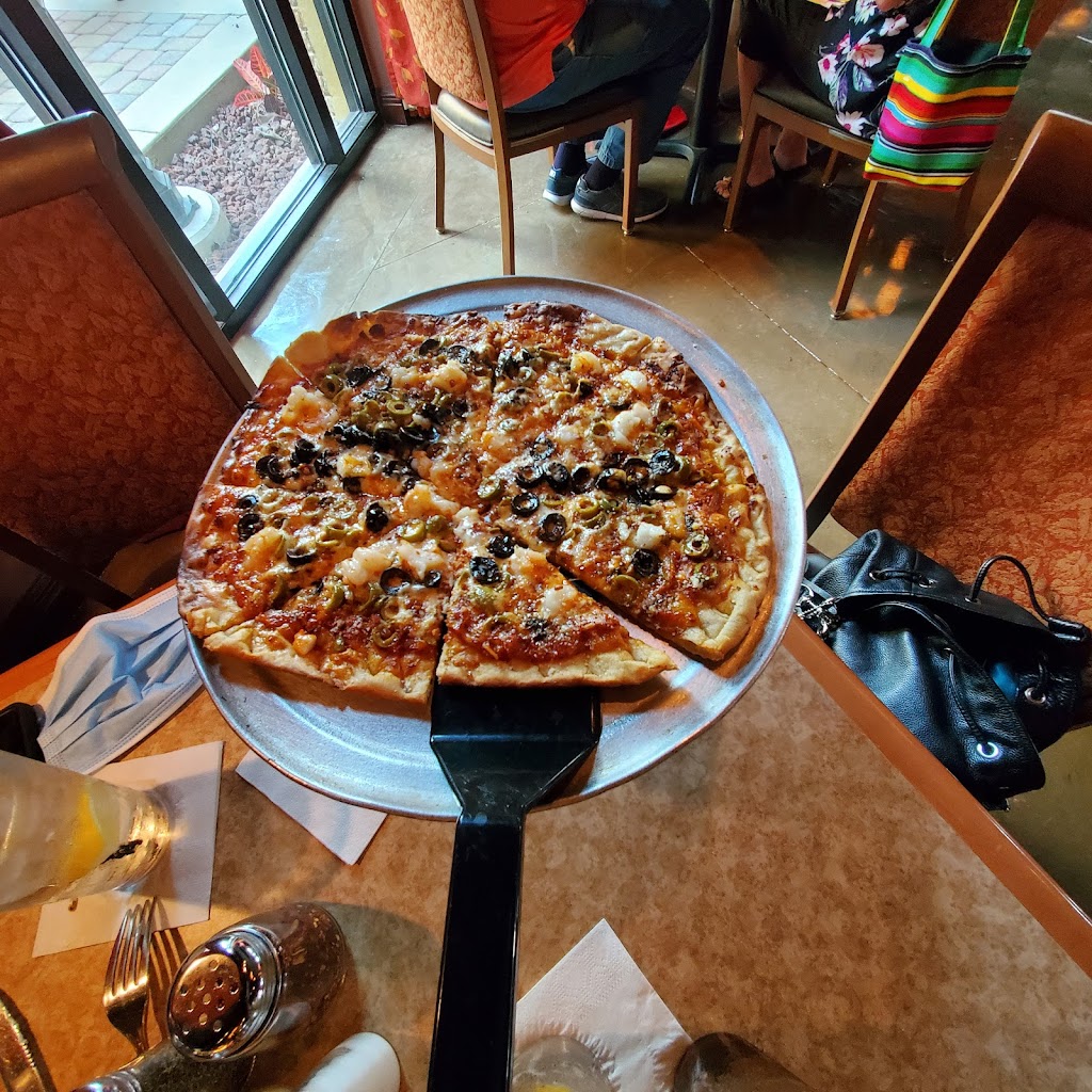 Collettis Italian Restaurant | restaurant | 202 S 1st St, Harlingen, TX 78550, USA | 9564233140 OR +1 956-423-3140