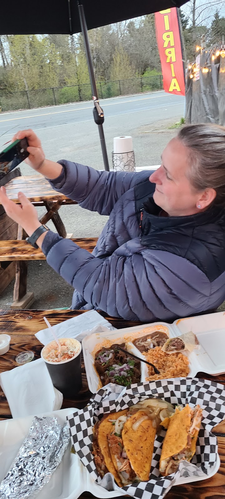 Birrieria La Santa Tacos & More | restaurant | 18205 Des Moines Memorial Dr, SeaTac, WA 98148, USA | 2062570764 OR +1 206-257-0764