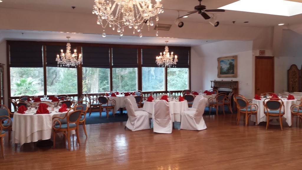 The Hilltop Restaurant | restaurant | 2030 Wells Rd, Orange Park, FL 32073, USA | 9042725959 OR +1 904-272-5959