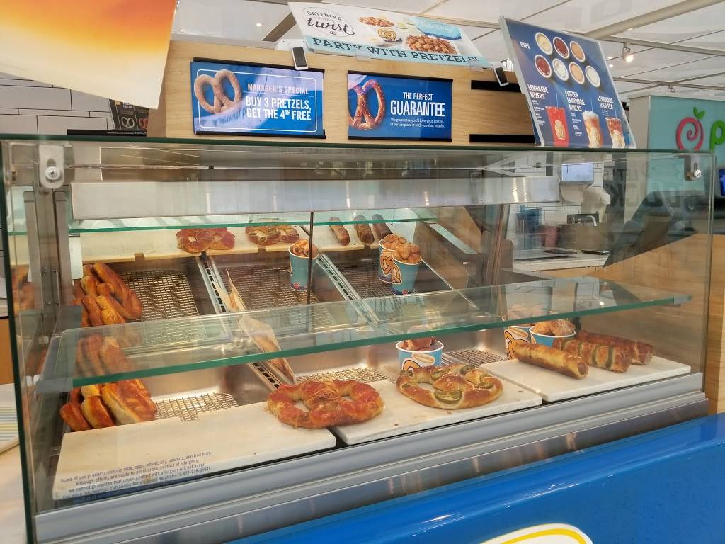 Auntie Annes | cafe | 2626 E Katella Ave, Anaheim, CA 92806, USA | 6572210670 OR +1 657-221-0670