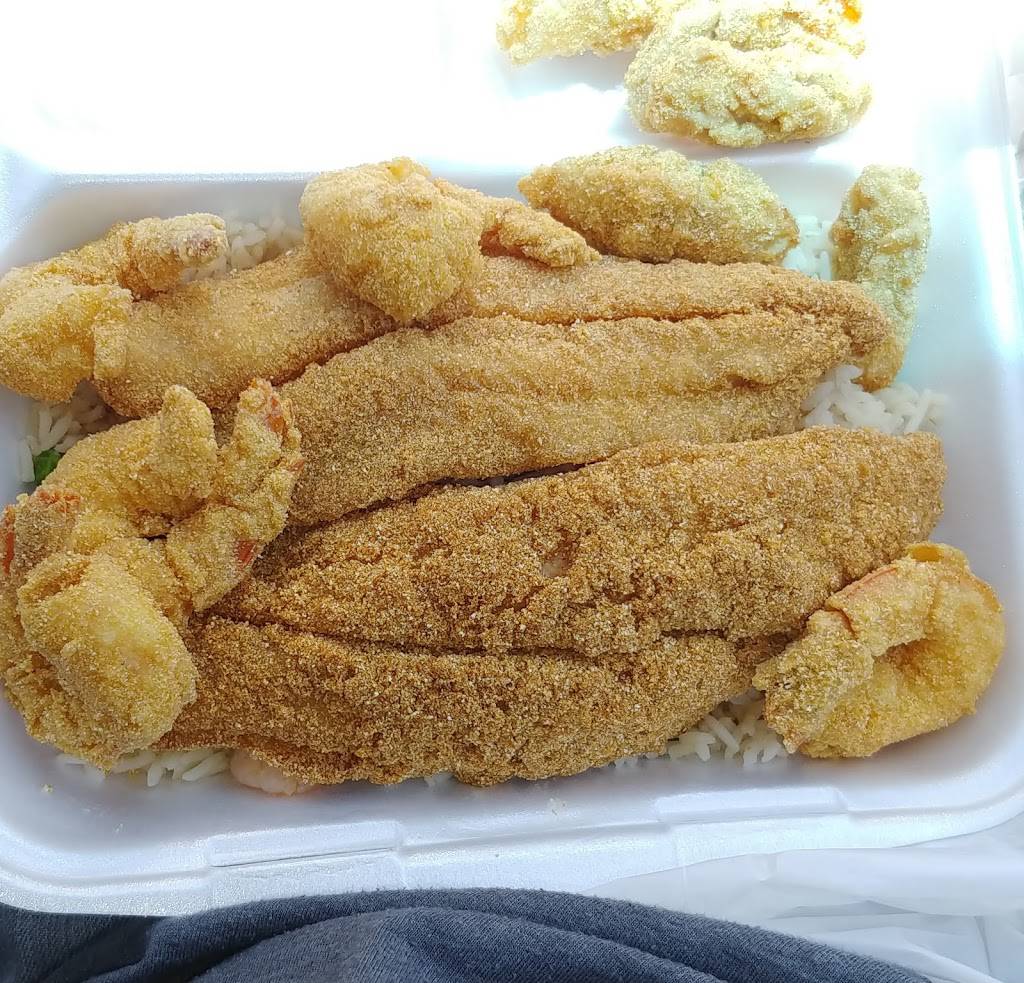 Mama Seafood | restaurant | 10196 Jensen Dr, Houston, TX 77093, USA | 7136928432 OR +1 713-692-8432