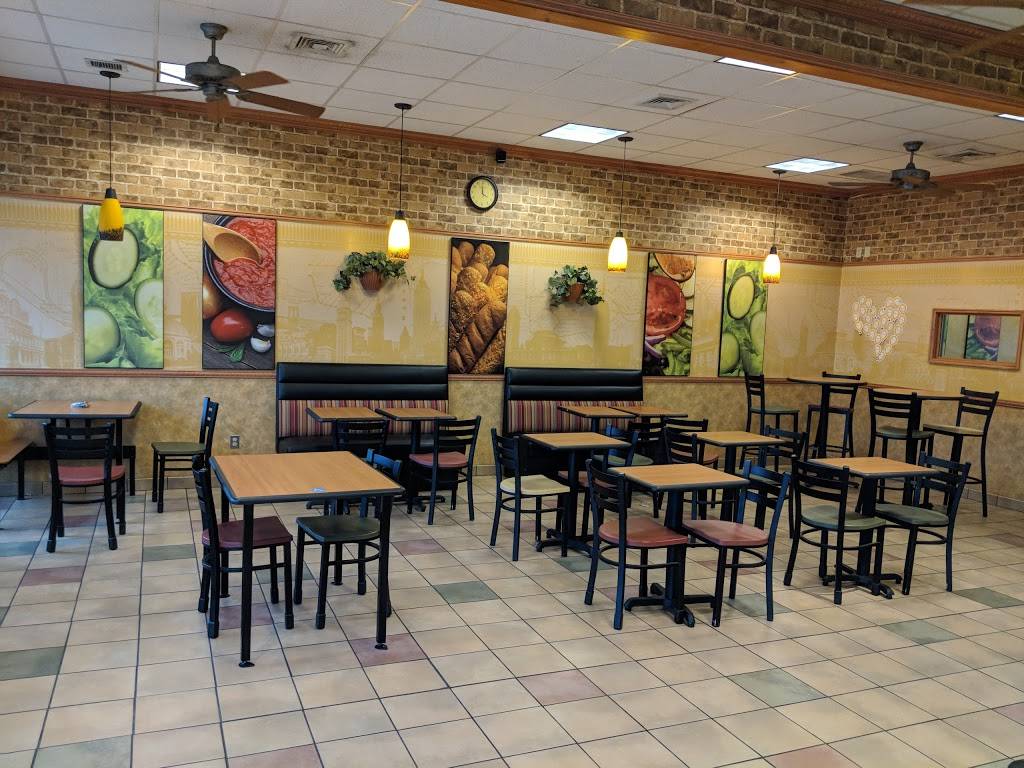 Subway | restaurant | 405 Armory St, Springfield, MA 01104, USA | 4137340200 OR +1 413-734-0200