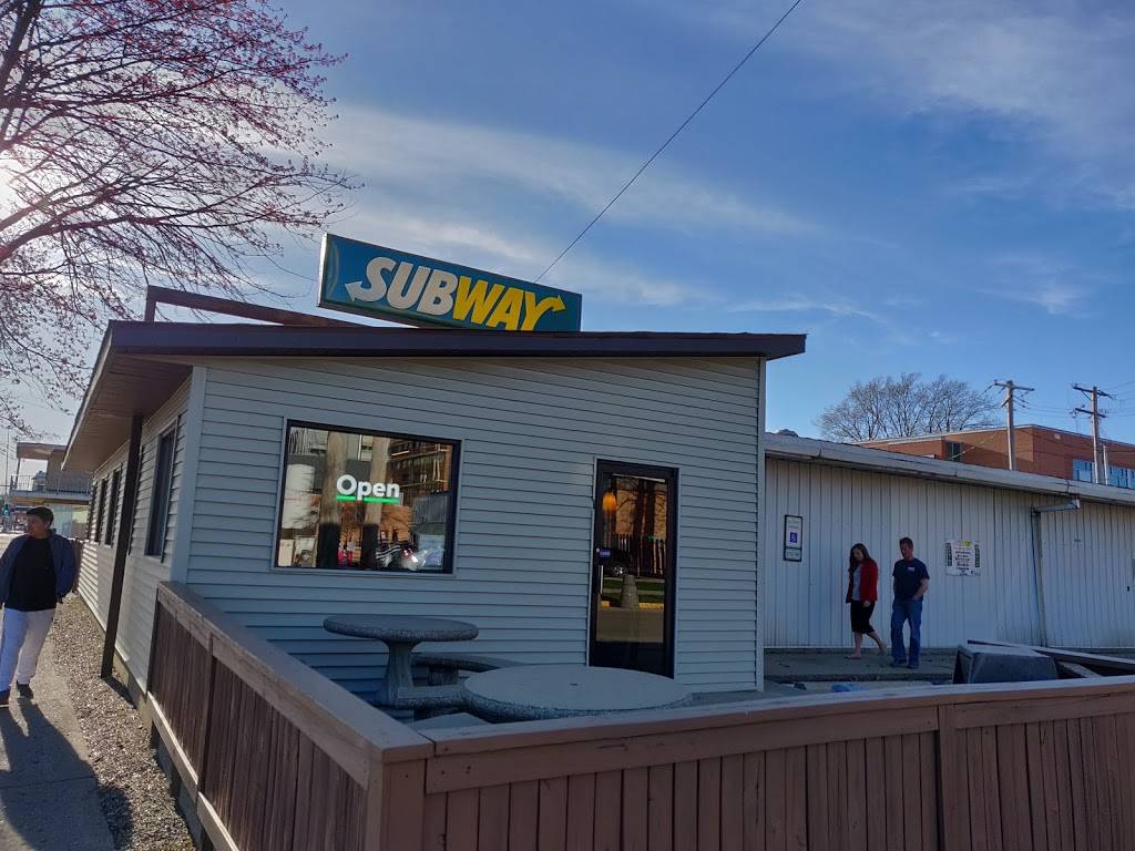 Subway | restaurant | 802 W University Ave, Urbana, IL 61801, USA | 2173671400 OR +1 217-367-1400