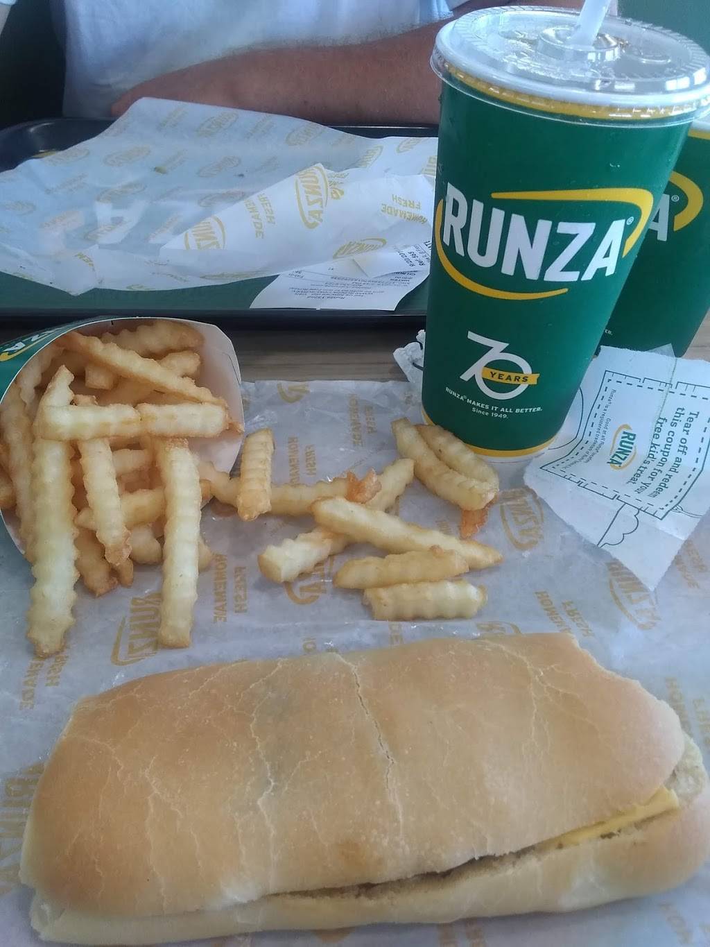 Runza Restaurant | restaurant | 13236 Arbor Plaza, Omaha, NE 68144, USA | 4023309724 OR +1 402-330-9724