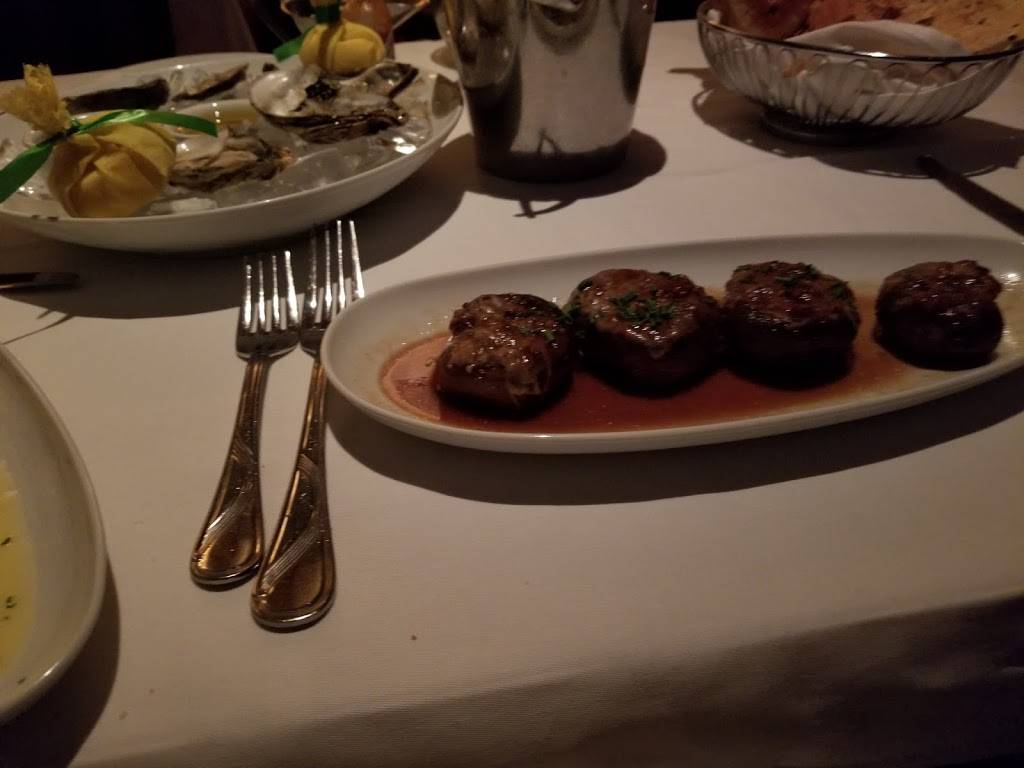 William Bs Steakhouse | restaurant | 777 Blue Chip Dr, Michigan City, IN 46360, USA | 8888797711 OR +1 888-879-7711