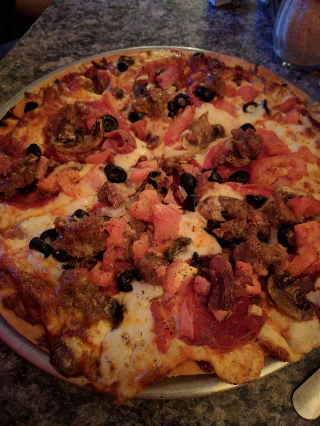 Richards Restaurant and Bar | restaurant | 5305 N 32nd Ave, Wausau, WI 54401, USA | 7156757070 OR +1 715-675-7070