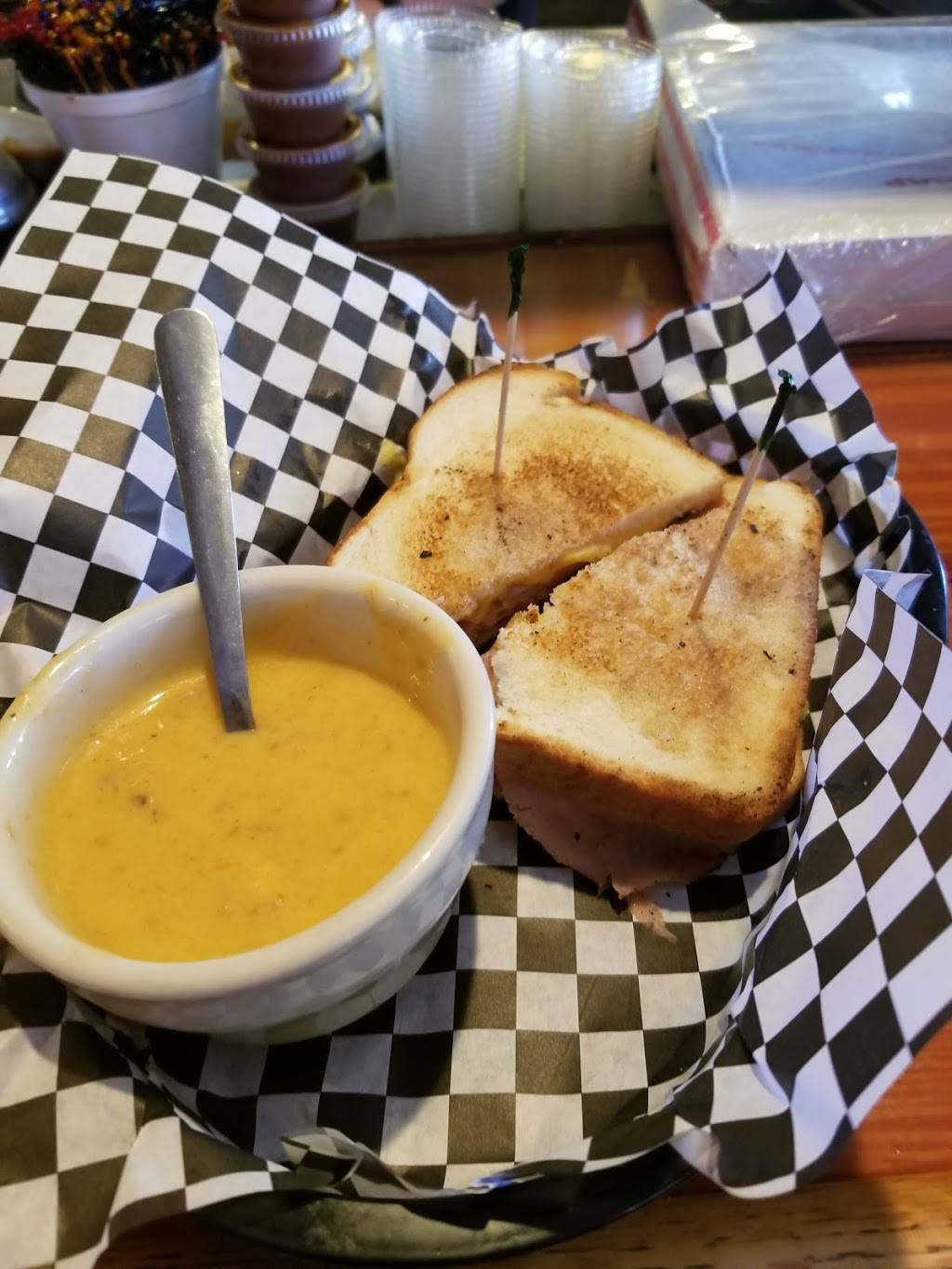 Brickyard Lounge and Grill | restaurant | 747 W International Speedway Blvd, Daytona Beach, FL 32114, USA | 3862532270 OR +1 386-253-2270