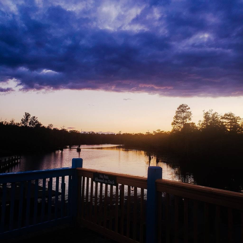 Little River Marina Bar and Grill | restaurant | 3200 Dumas Rd, Moss Point, MS 39562, USA | 2284755244 OR +1 228-475-5244