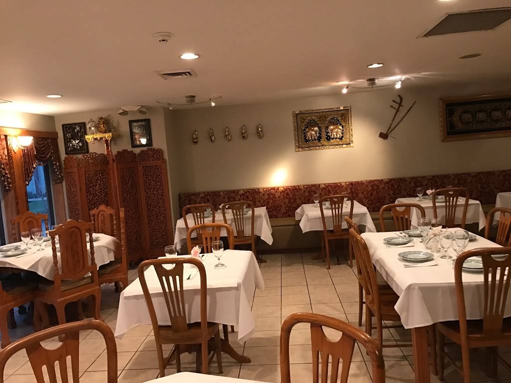 Simply Thai Bistro | restaurant | 563 W Liberty Dr, Wheaton, IL 60187, USA | 6307657715 OR +1 630-765-7715