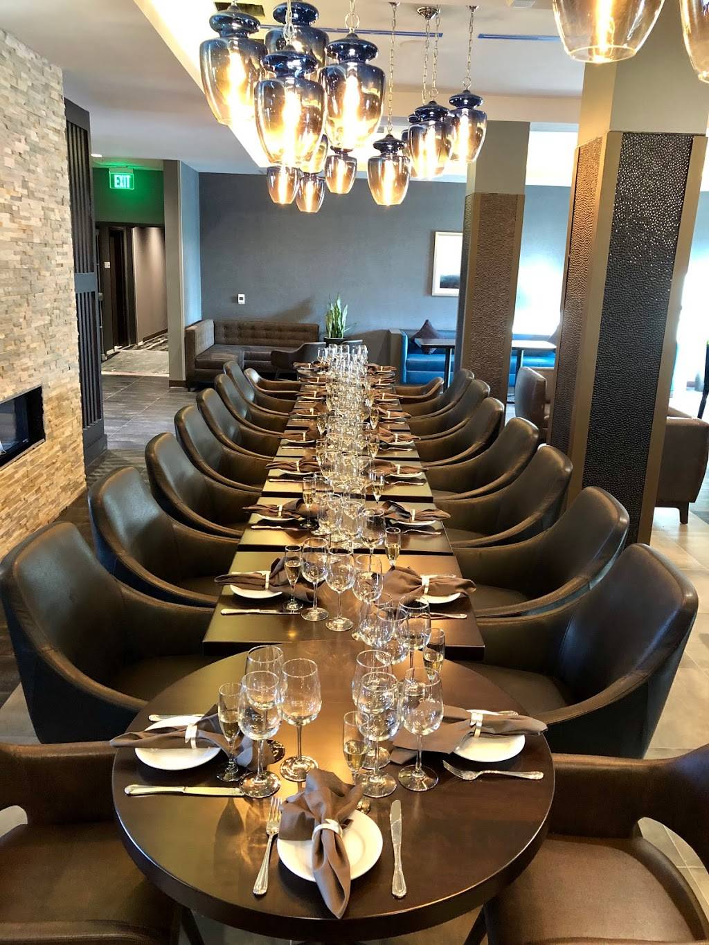 Stratus Restaurant & Bar | restaurant | 1100 Cadillac Ct, Milpitas, CA 95035, USA | 4082408000 OR +1 408-240-8000