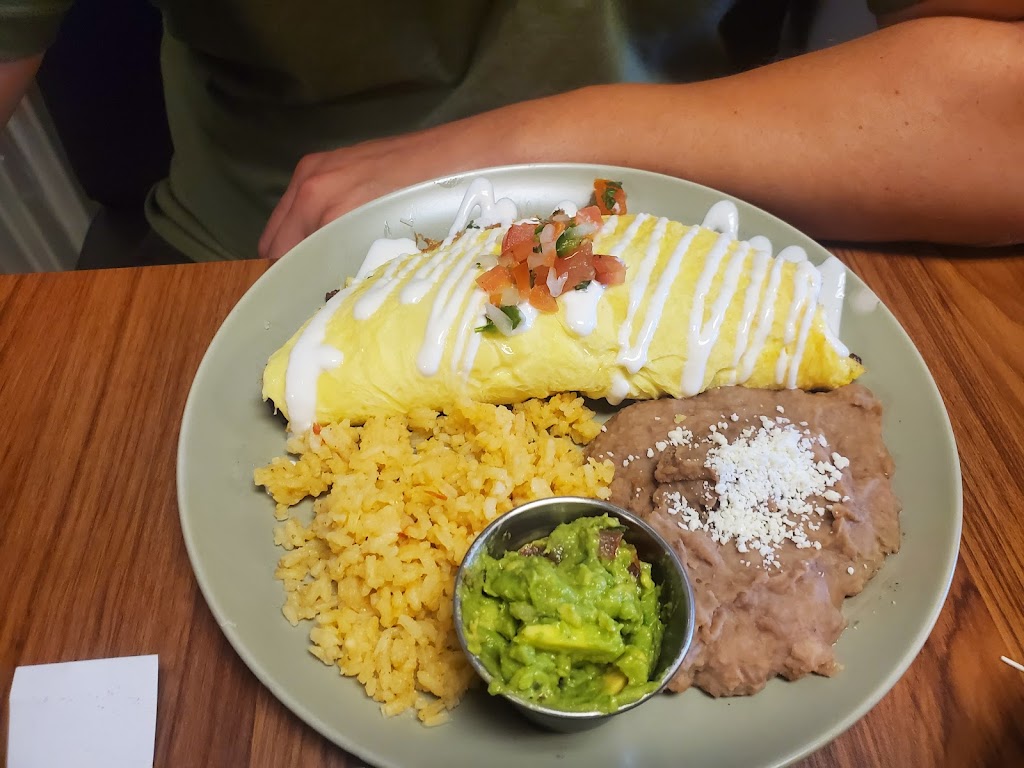 Almuerzo | restaurant | 6115 S 51st Ave, Laveen Village, AZ 85339, USA | 6022377665 OR +1 602-237-7665