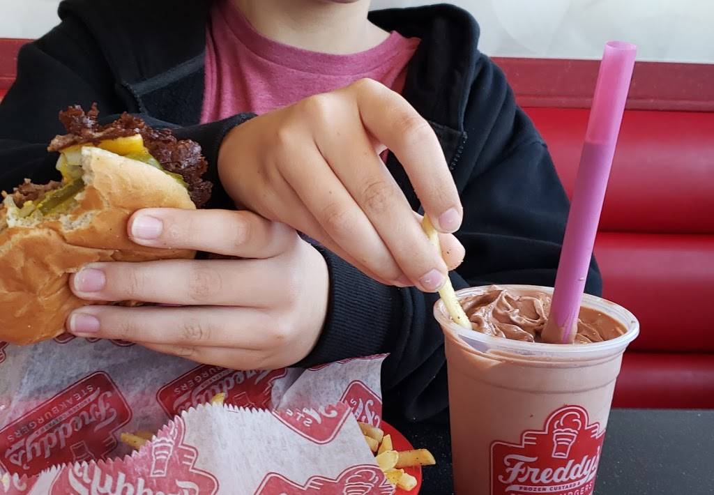 Freddys Frozen Custard & Steakburgers | restaurant | 7670 W Bell Rd, Glendale, AZ 85308, USA | 6238782763 OR +1 623-878-2763