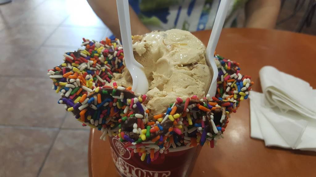 Cold Stone Creamery | bakery | 2923 W Bay Dr, Belleair Bluffs, FL 33770, USA | 7275855727 OR +1 727-585-5727
